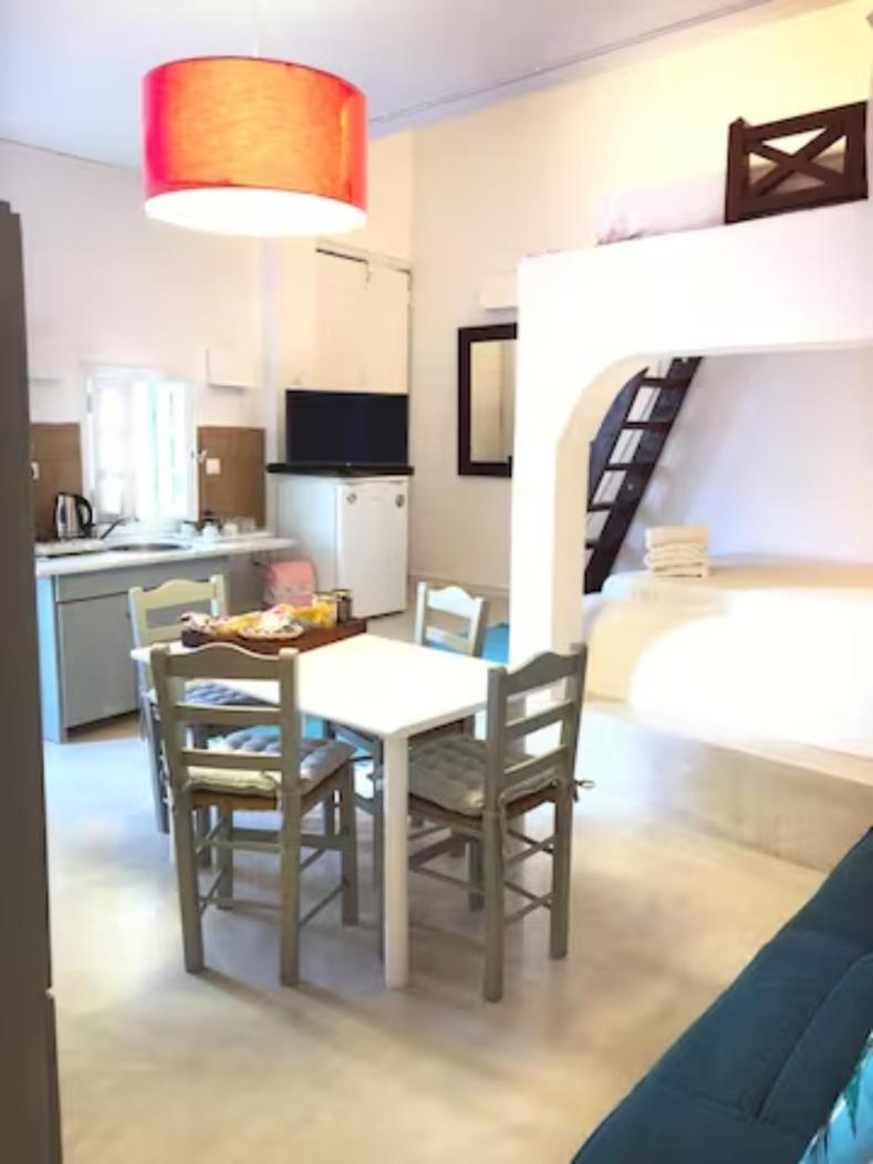 On An Island Suites & Apartments - Fira Kültér fotó